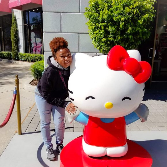 Meet your Posher, Chris-n-Neet - Picture 14 of 16